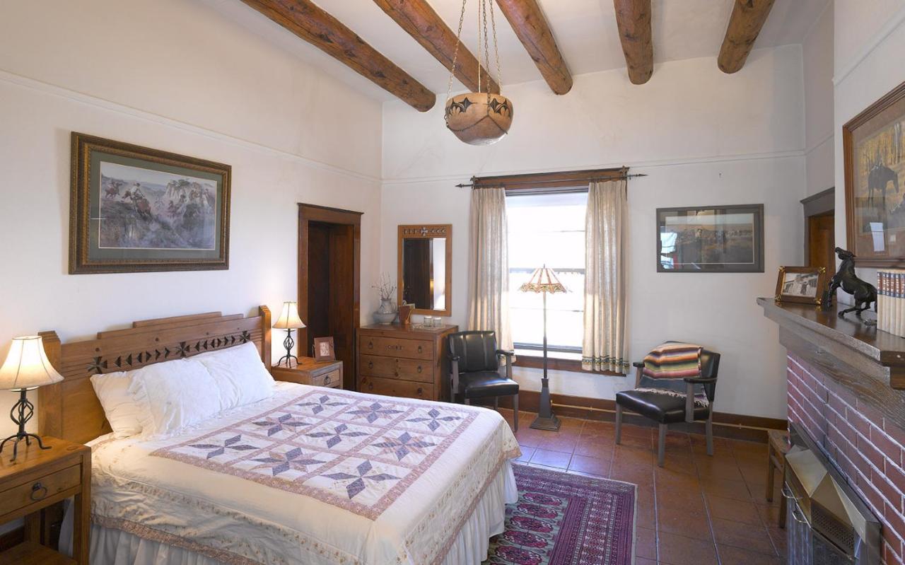 Casa Del Gavilan Historic Inn Cimarron Экстерьер фото