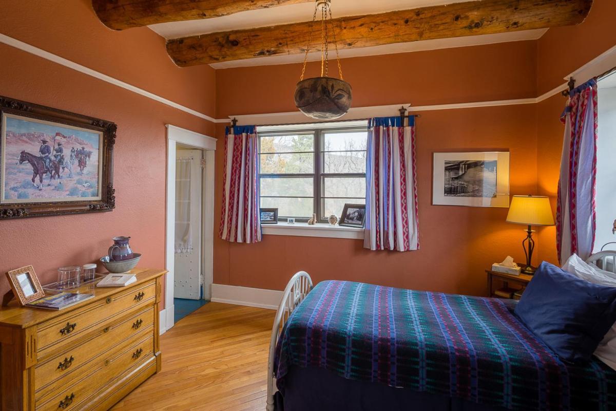 Casa Del Gavilan Historic Inn Cimarron Экстерьер фото